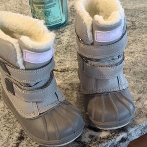 Cat & Jack Light Gray Kids Snow Boots